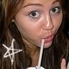 th_miley_cyrus_icon_starbucksLove_Mile